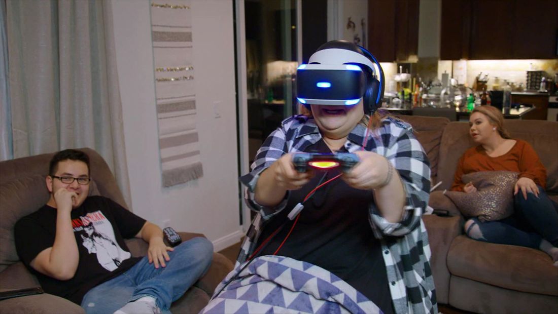 Jenicka tries Virtual Reality Jenicka tries Virtual Reality