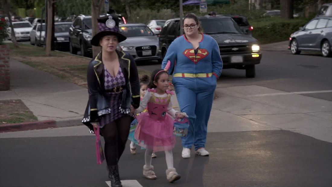 Trick or treating with Chiquis and Jenicka Trick or treating with Chiquis and Jenicka