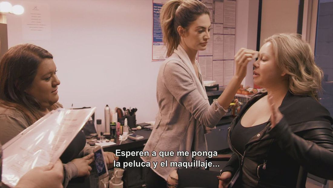 Chiquis transforms into La Diva Chiquis transforms into La Diva