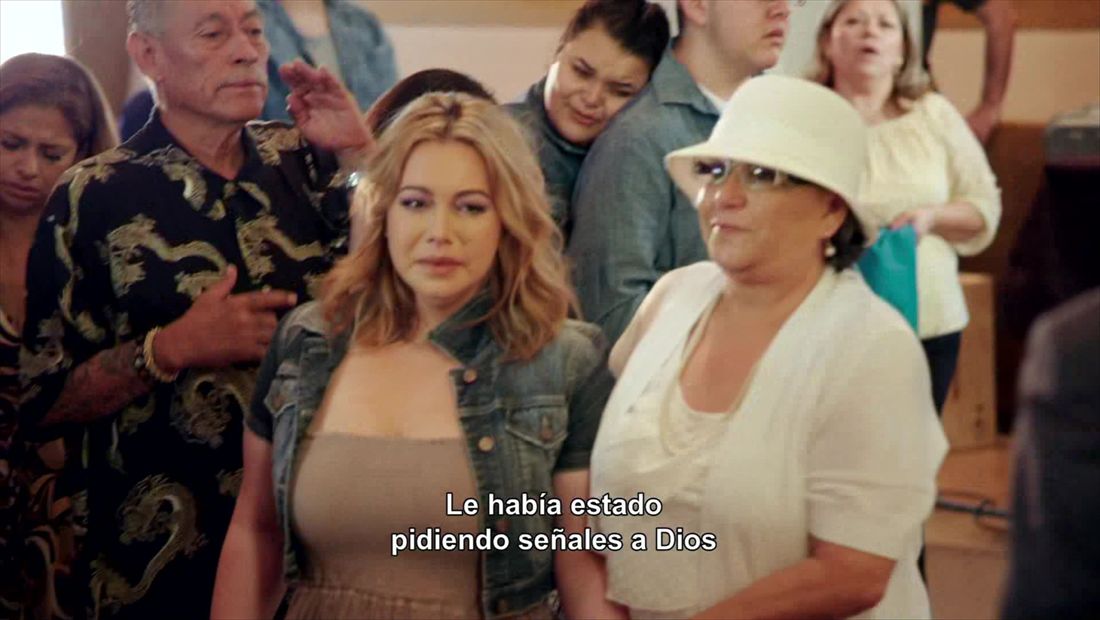 Chiquis breaks down at church Chiquis breaks down at church