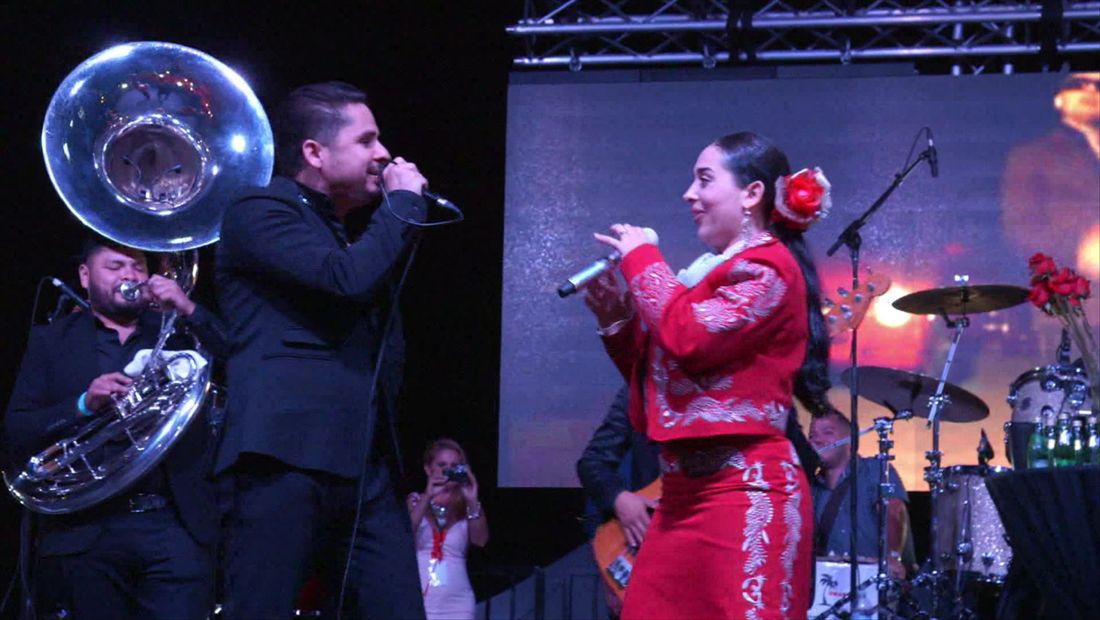 Larry Ft. El Mariachi Larry Ft. El Mariachi