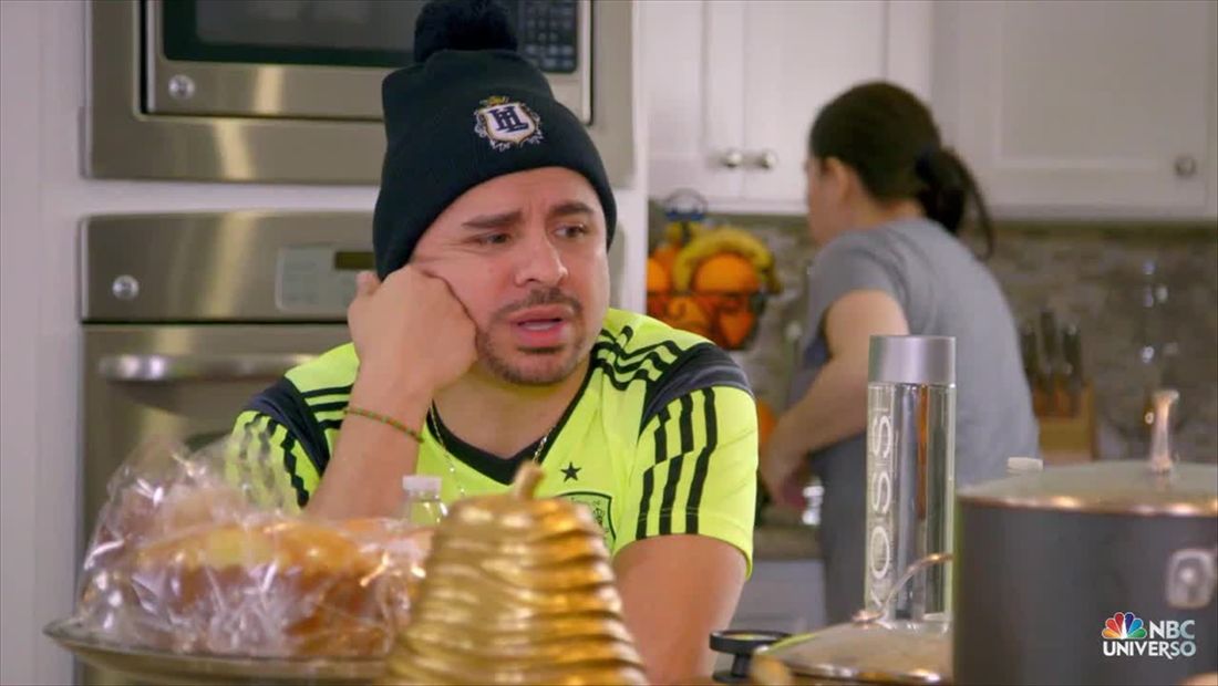 Olivia le dice a Larry "Yo soy tu mamacita" | Larrymania (VIDEO) Olivia le dice a Larry "Yo soy tu mamacita" | Larrymania (VIDEO)