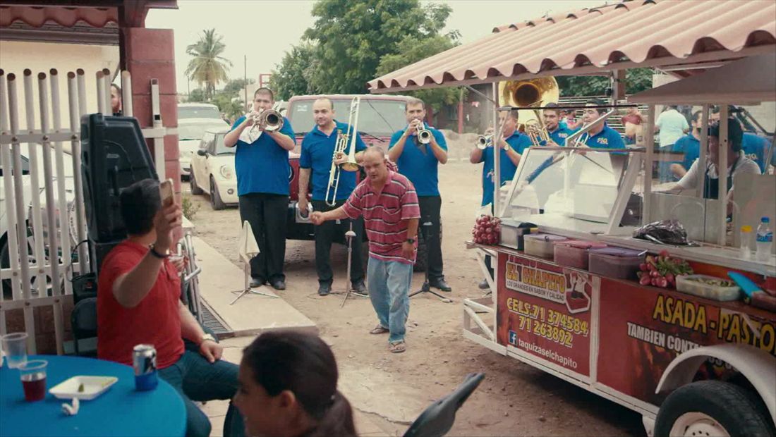 "Estamos de fiesta" "Estamos de fiesta"