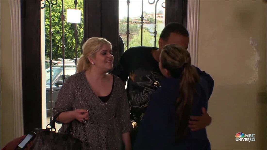 I love jenni: Chiquis y sus amigos quieren sorprender a Jenni y Esteban (VIDEO) I love jenni: Chiquis y sus amigos quieren sorprender a Jenni y Esteban (VIDEO)
